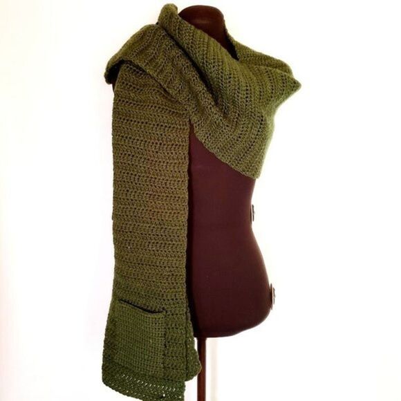 Handknit Large Pocket Scarf - Picture 4 of 4